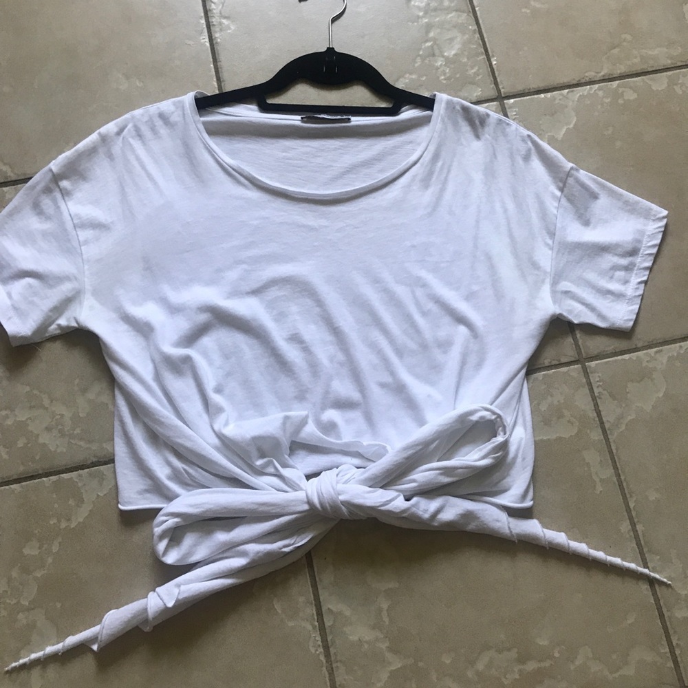White shirt sleeve crop top with long ties